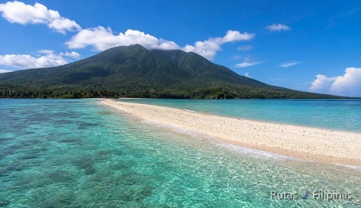 Camiguín — isla volcánica en Mindanao